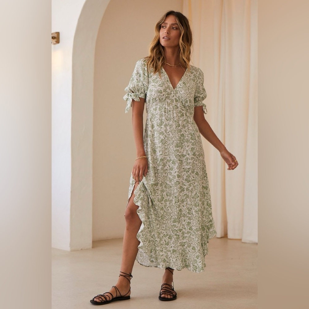 Kivari Jasmine Midi Dress in Mint Floral BRAND NEW